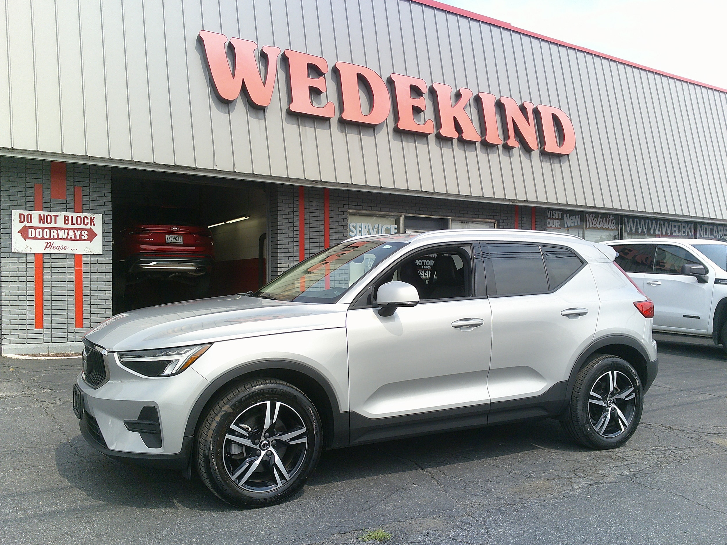 2023 Volvo XC40