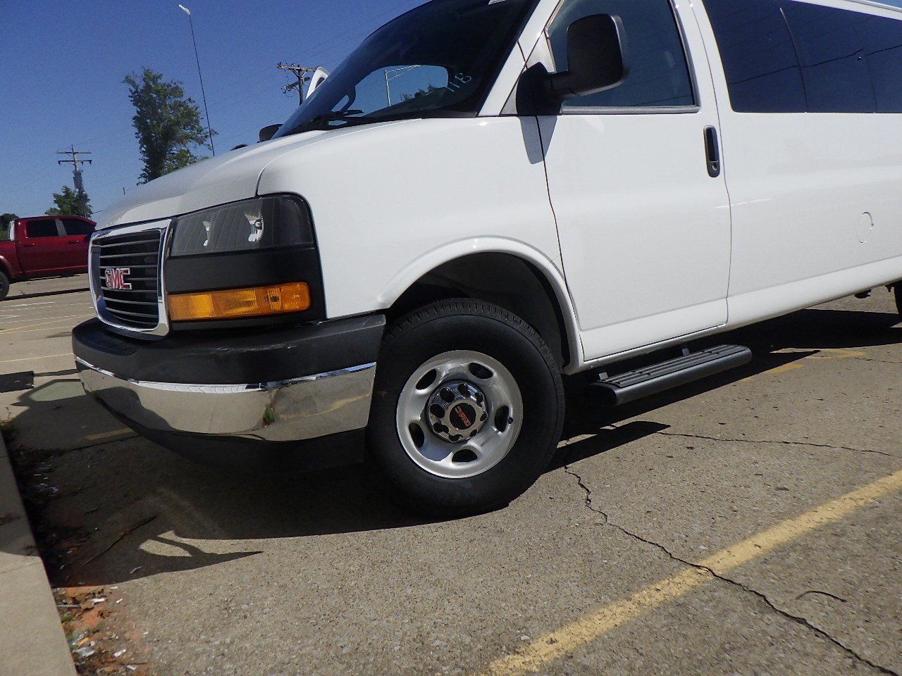 2025 GMC Savana Passenger