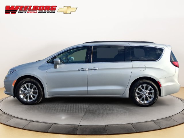 Used 2022 Chrysler Pacifica Touring L with VIN 2C4RC3BG9NR161762 for sale in Glencoe, Minnesota