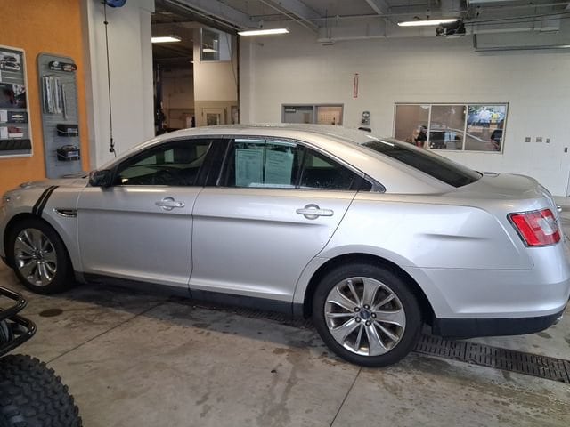 Used 2010 Ford Taurus Limited with VIN 1FAHP2FW3AG136353 for sale in Glencoe, Minnesota