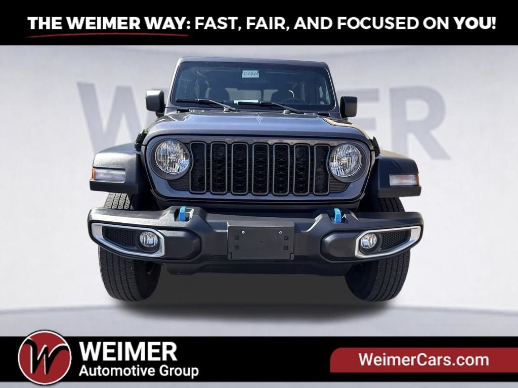 Used 2024 Jeep Gladiator Sport Truck Crew Cab