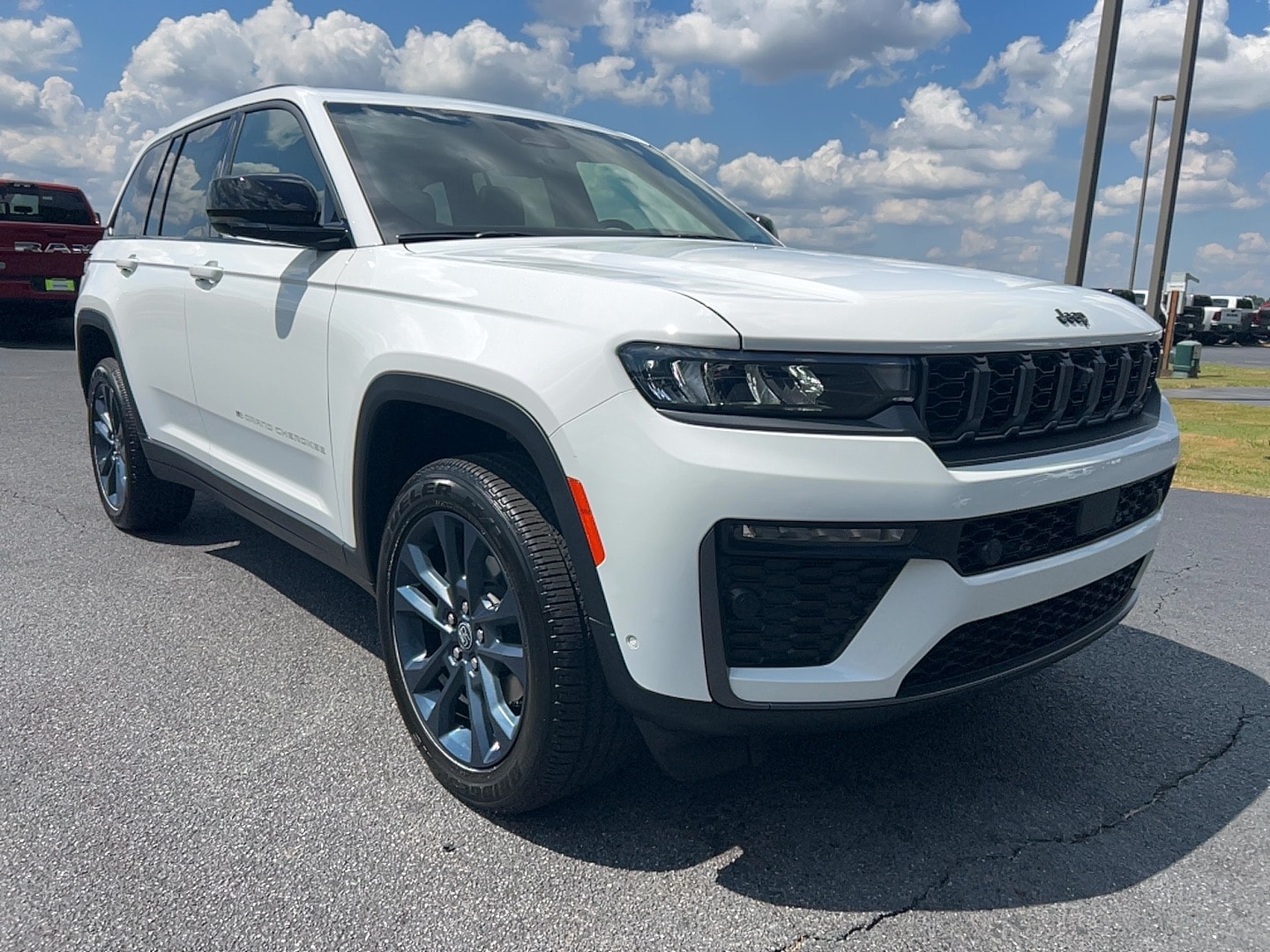 Krue Grande Couve 白 New Jeep Grand Cherokee for Sale in Cartersville, GA