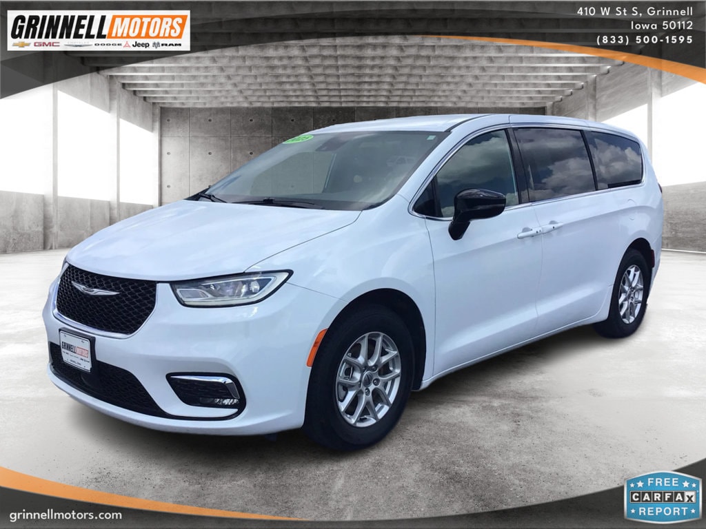 2025 Chrysler Pacifica Select