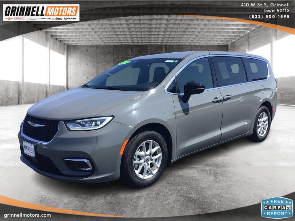2025 Chrysler Pacifica Select