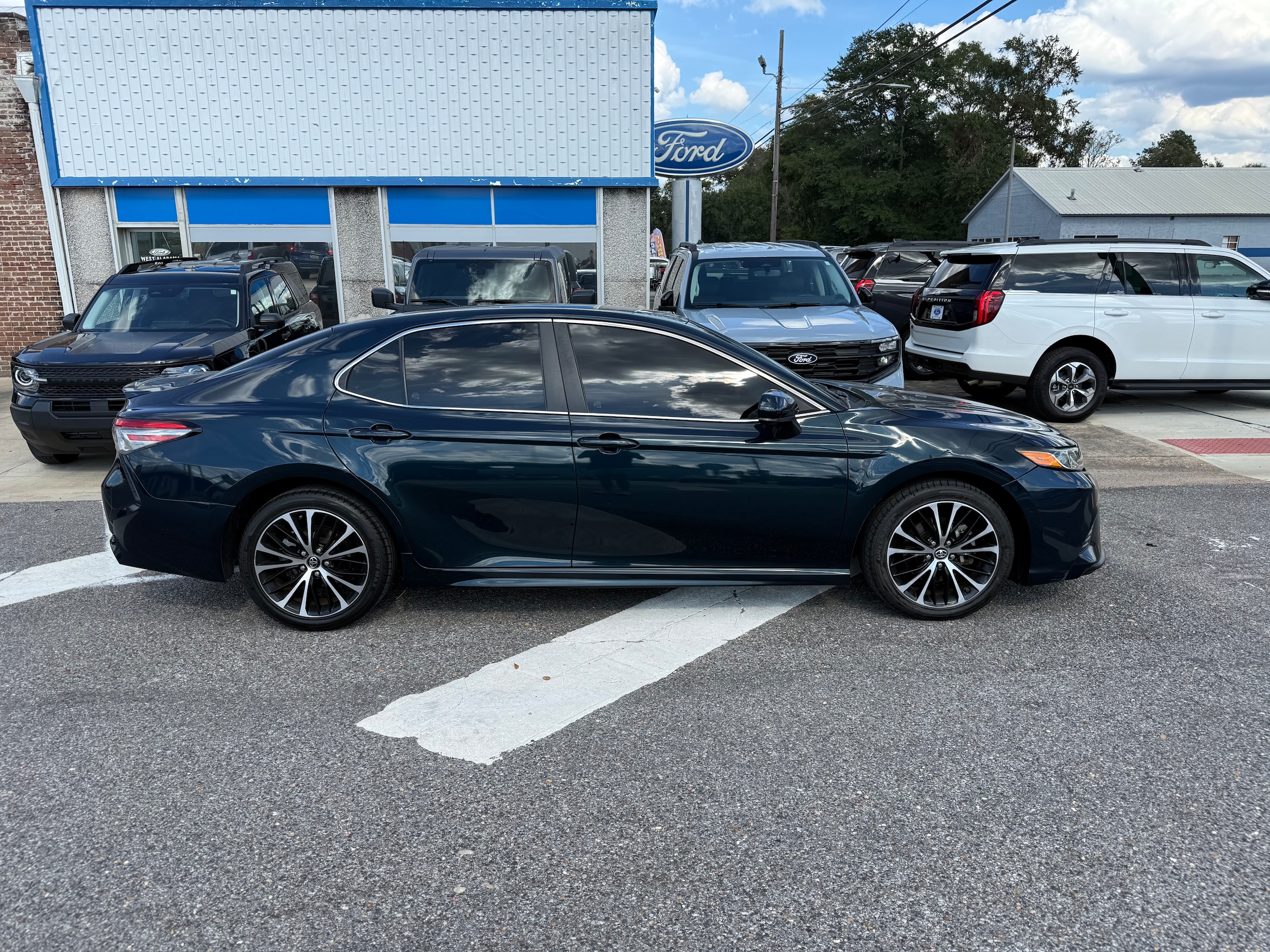 2018 Toyota Camry SE