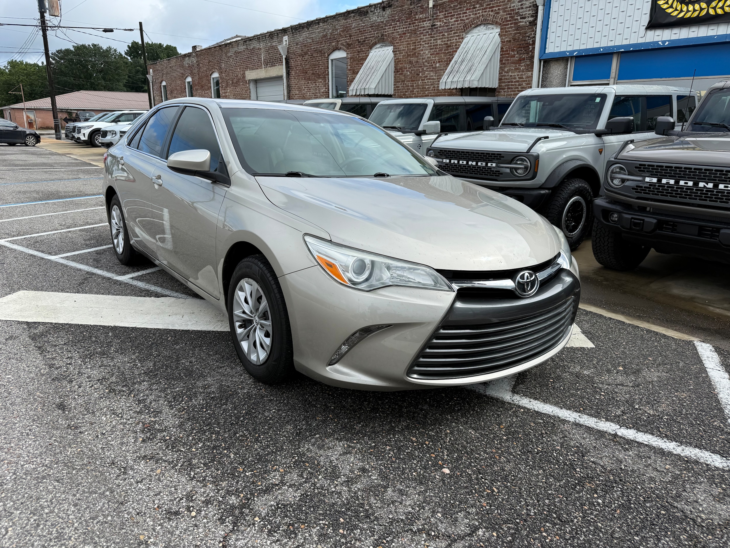 Used 2016 Toyota Camry LE with VIN 4T4BF1FK3GR572626 for sale in Sulligent, AL