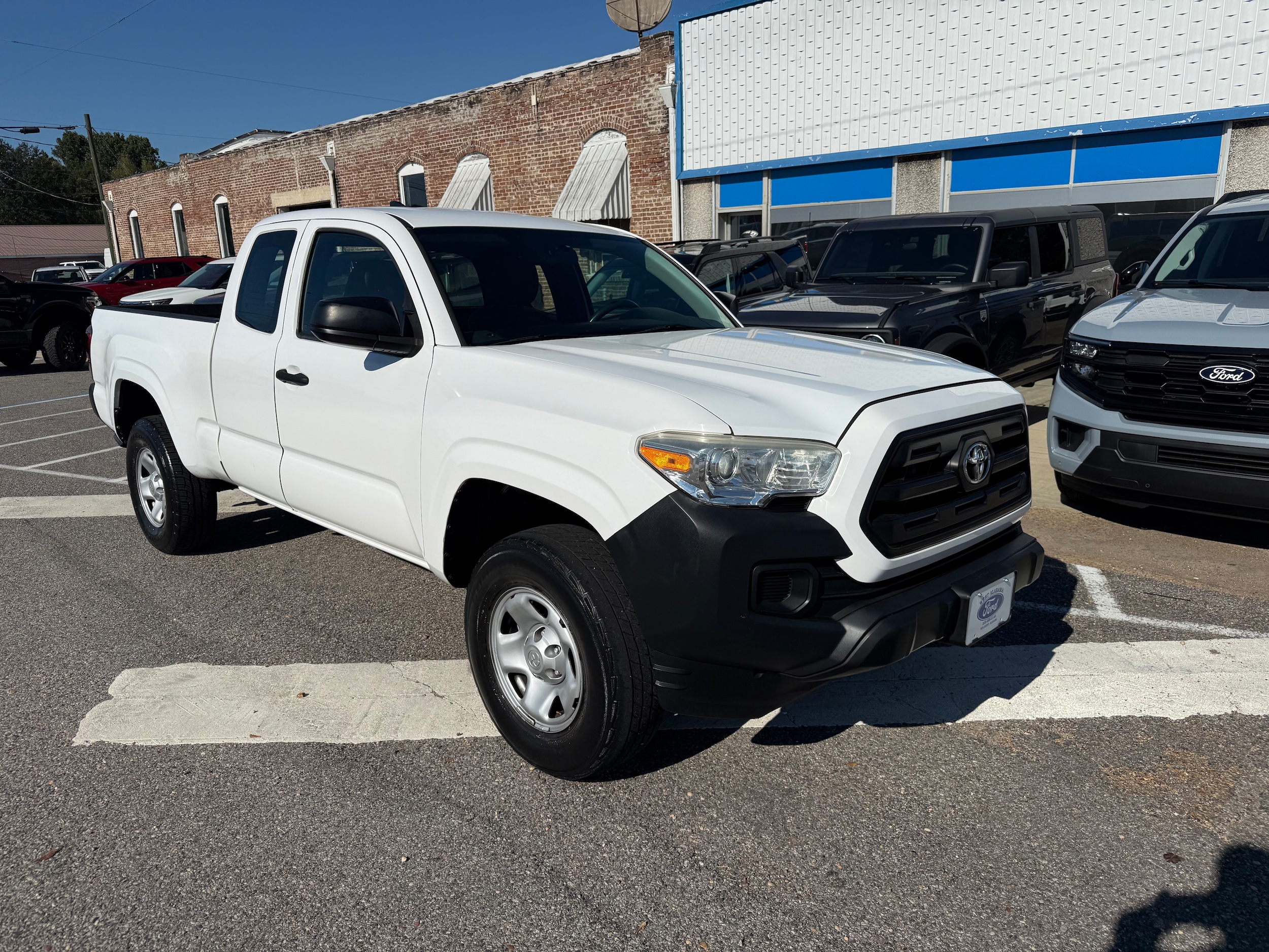 Used 2016 Toyota Tacoma SR5 with VIN 5TFRX5GN8GX072888 for sale in Sulligent, AL