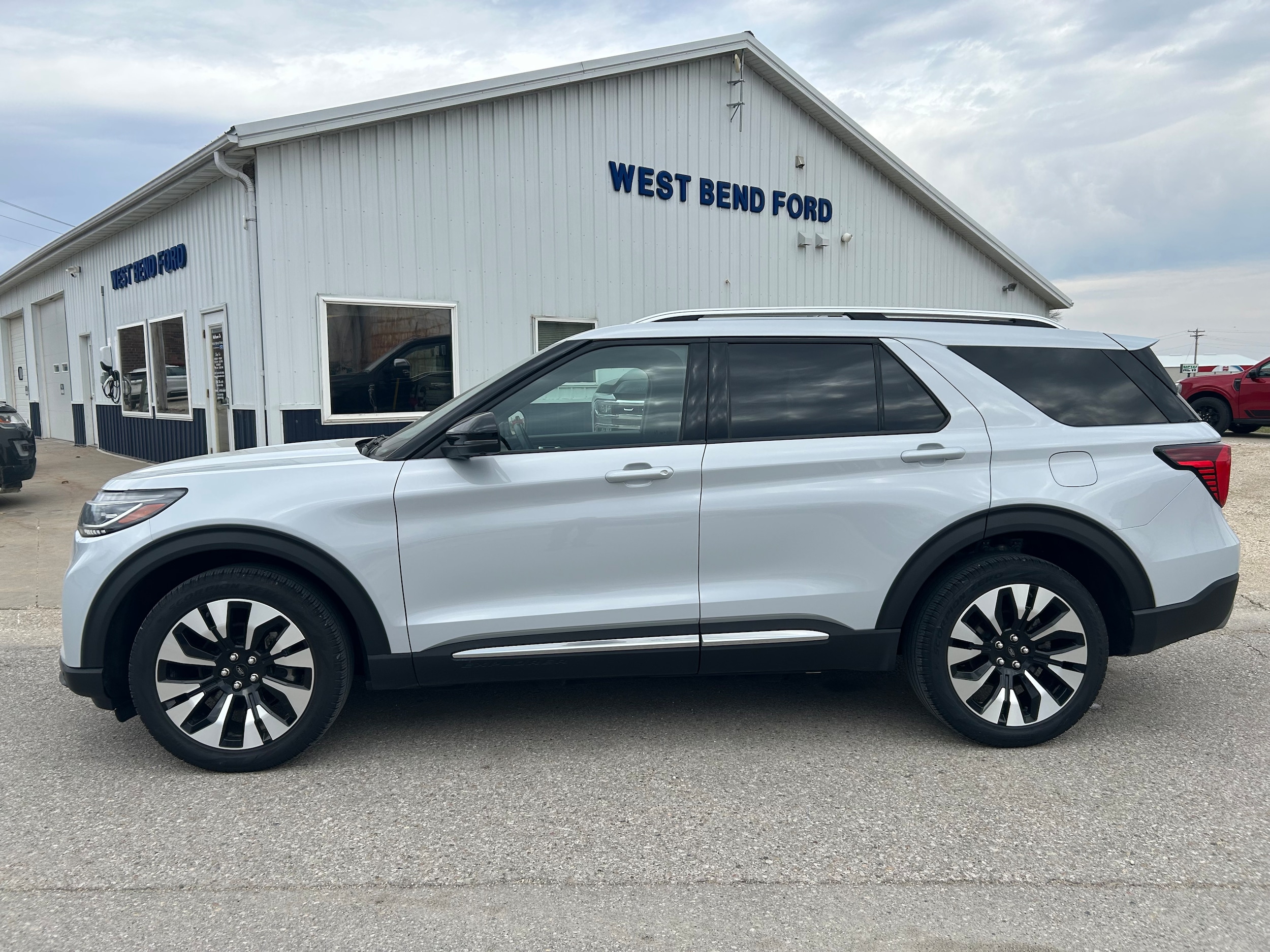 2025 Ford Explorer Platinum