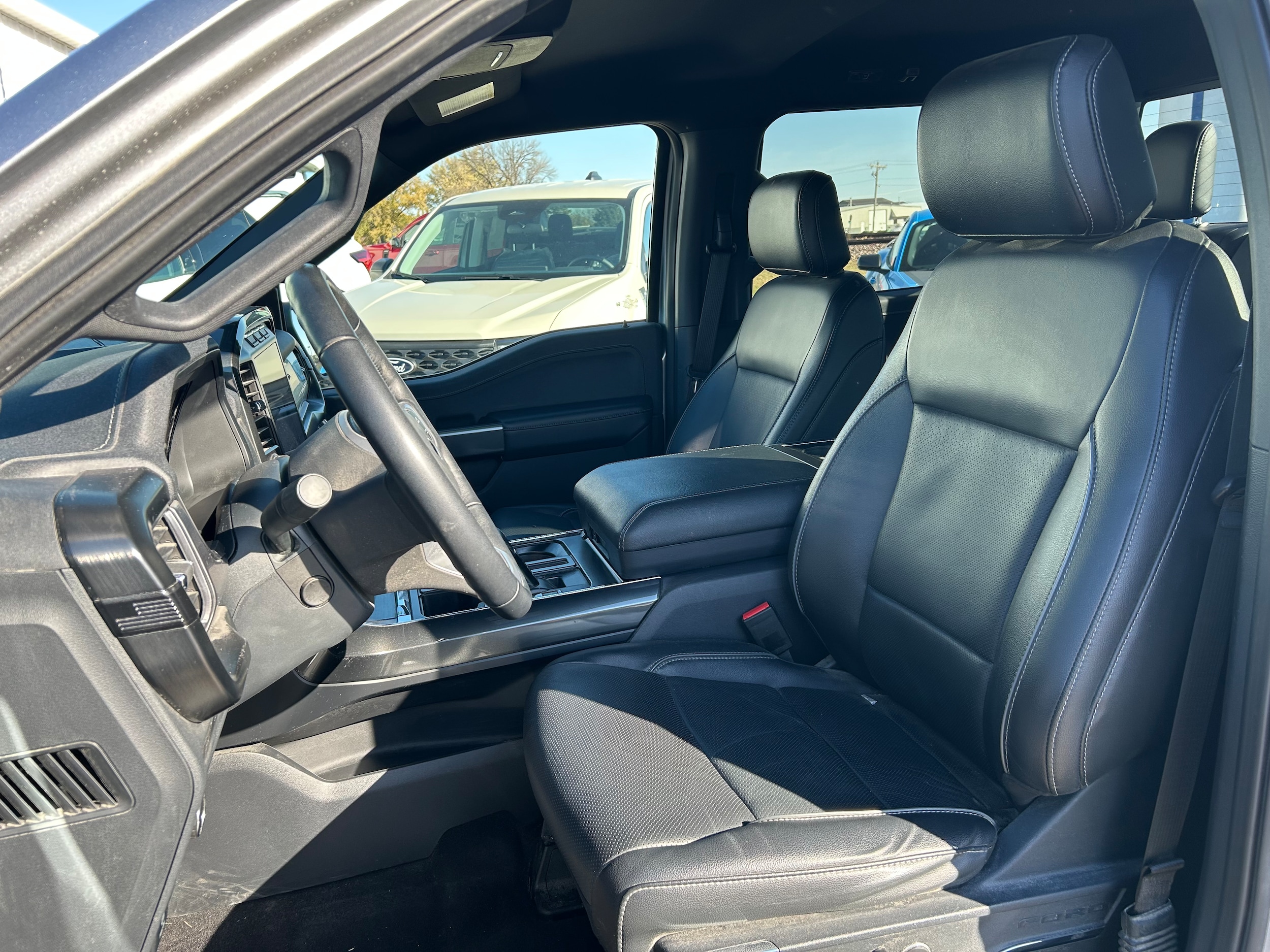 2023 Ford F-150 Lariat - Photo 6