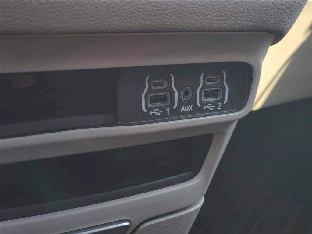 2024 Chrysler Pacifica PHEV Select - Photo 21