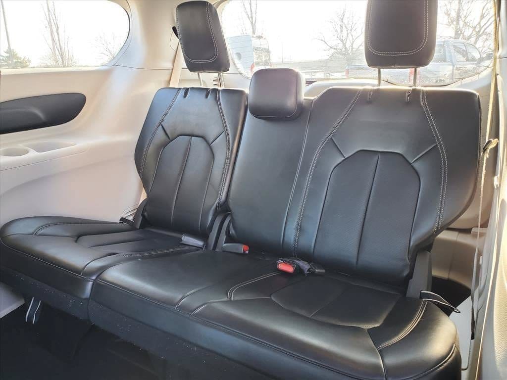 2024 Chrysler Pacifica PHEV Select - Photo 25