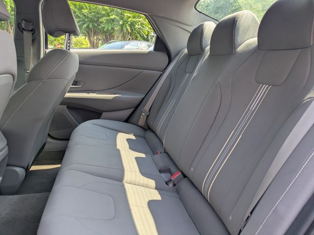 2024 Hyundai Elantra SEL - Photo 13