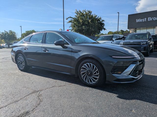 2025 Hyundai Sonata Hybrid