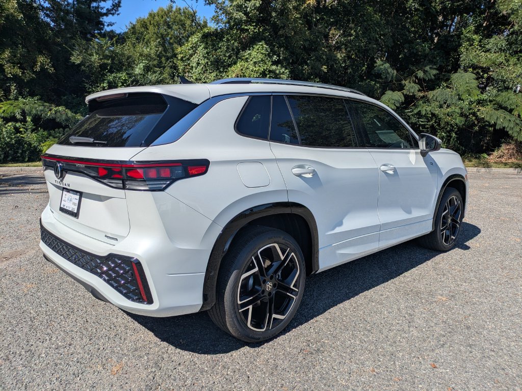 New 2026 Volkswagen Tiguan SEL R-Line Turbo SUV