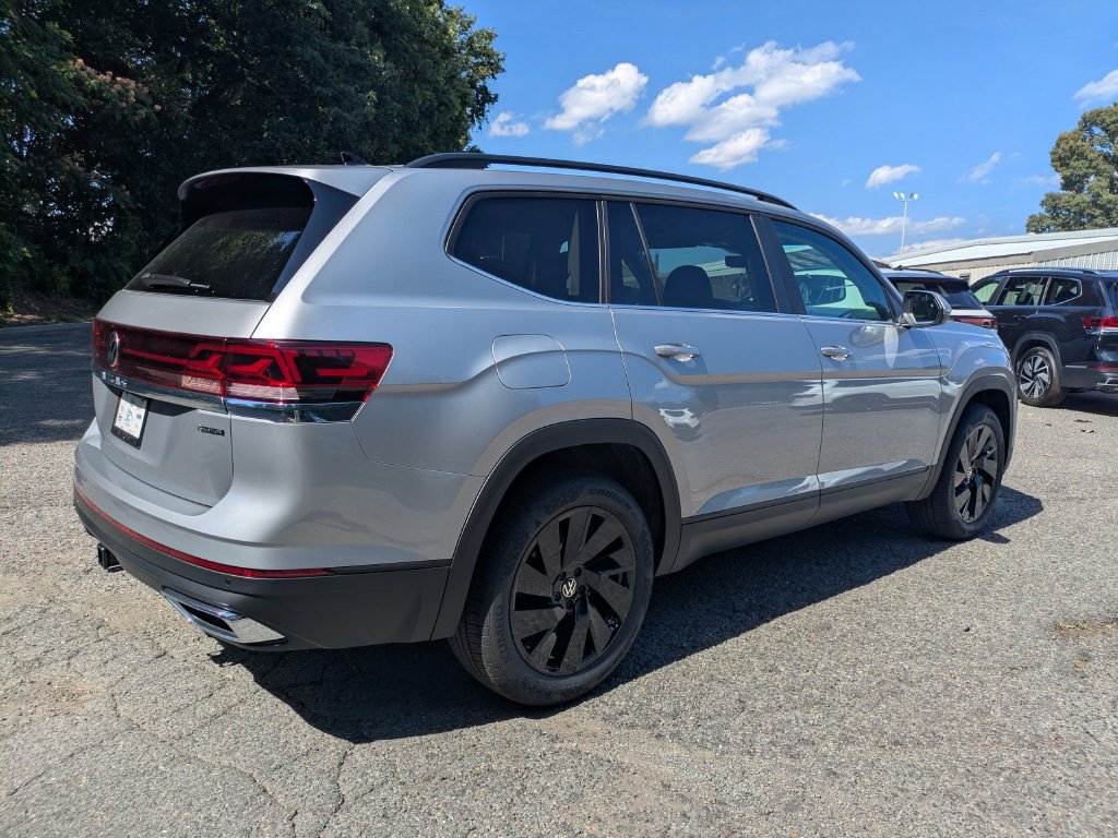 New 2026 Volkswagen Atlas SE w/Technology SUV