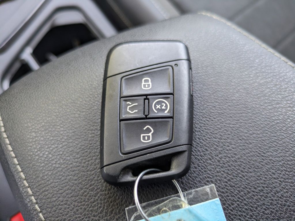 2024 Volkswagen Taos SE - Photo 28