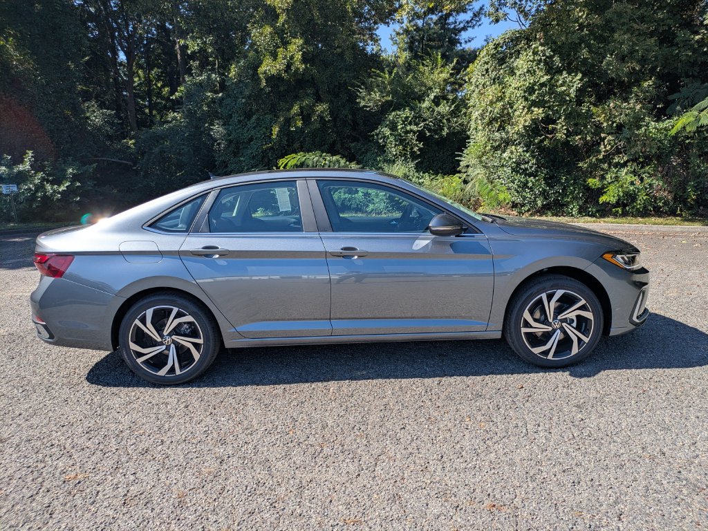 New 2027 Volkswagen Jetta 1.5T SEL Sedan