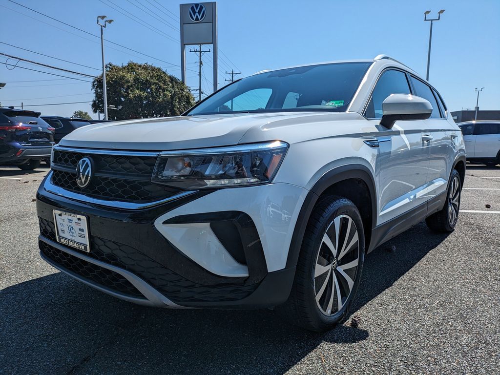 2024 Volkswagen Taos SE - Photo 8