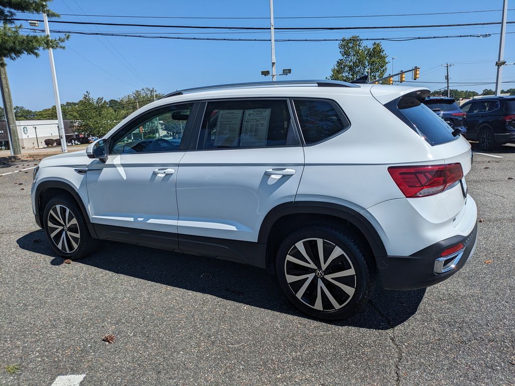 2024 Volkswagen Taos SE - Photo 6