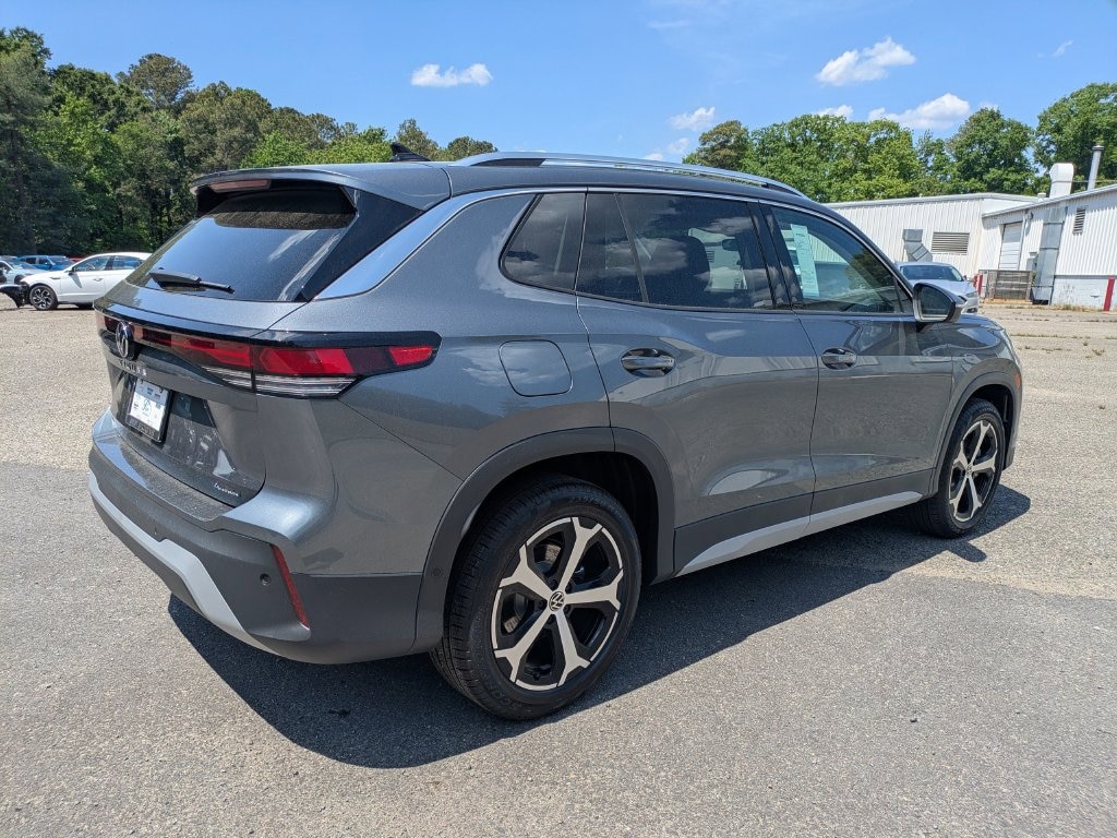 New 2026 Volkswagen Tiguan SE SUV