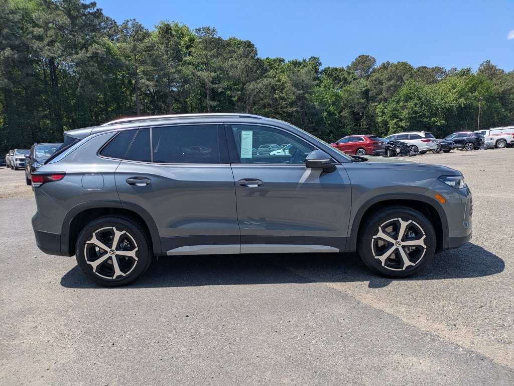 New 2026 Volkswagen Tiguan SE SUV