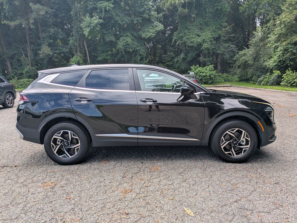 Used 2025 Kia Sportage LX SUV