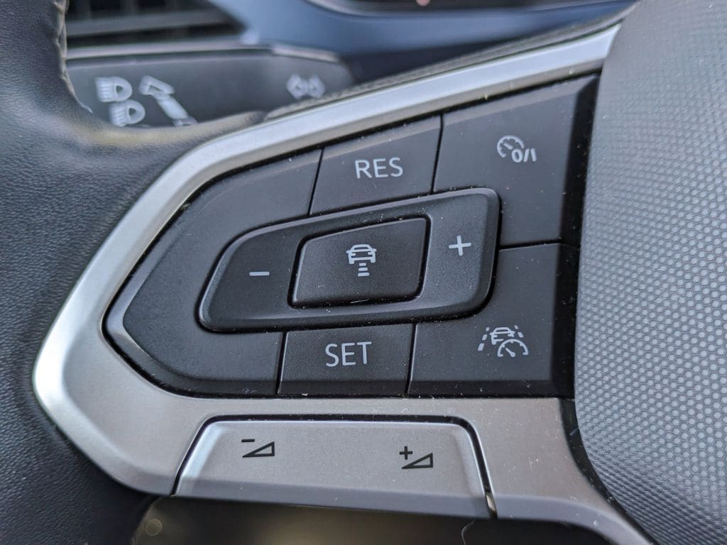 2024 Volkswagen Taos SE - Photo 24