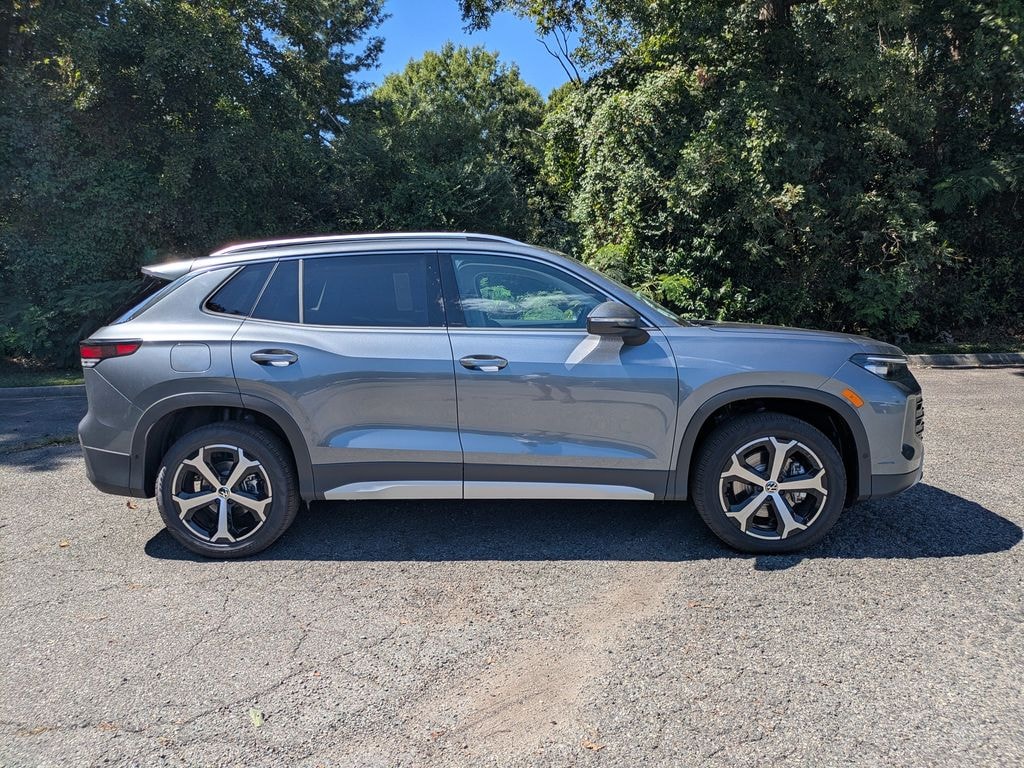 New 2026 Volkswagen Tiguan SE SUV
