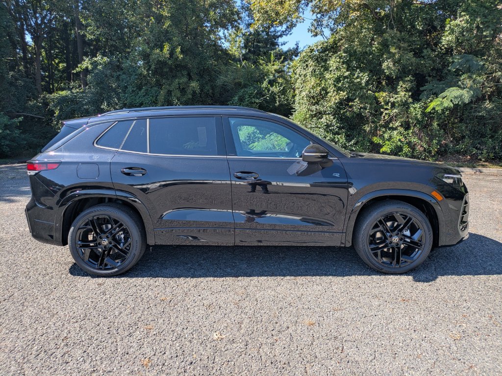 New 2026 Volkswagen Tiguan SE R-Line Black SUV