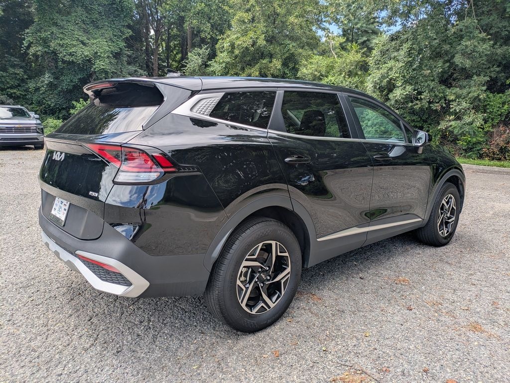 Used 2025 Kia Sportage LX SUV