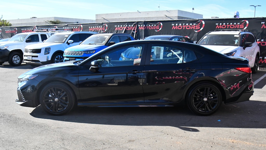 Used 2025 Toyota Camry SE Sedan 4D Sedan
