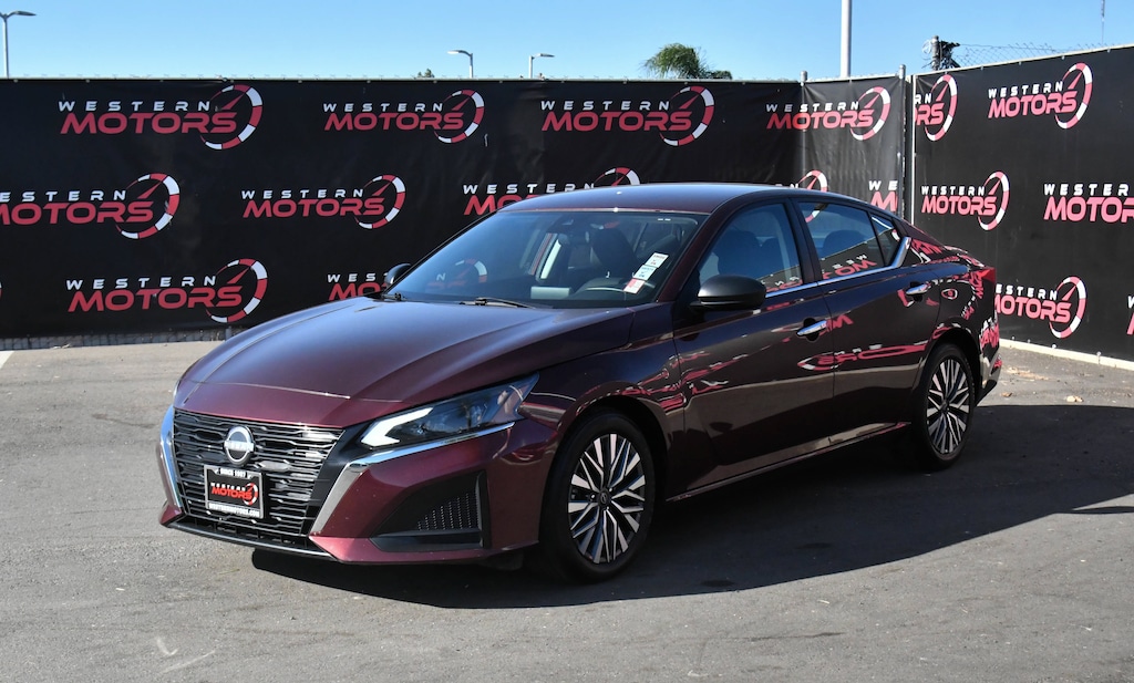 Used 2025 Nissan Altima SV Sedan