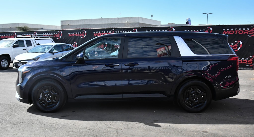 Used 2025 Kia Carnival LXS Van Passenger Van