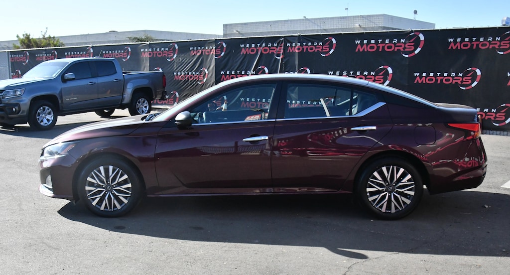 Used 2025 Nissan Altima SV Sedan