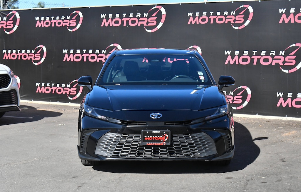 Used 2025 Toyota Camry SE Sedan 4D Sedan