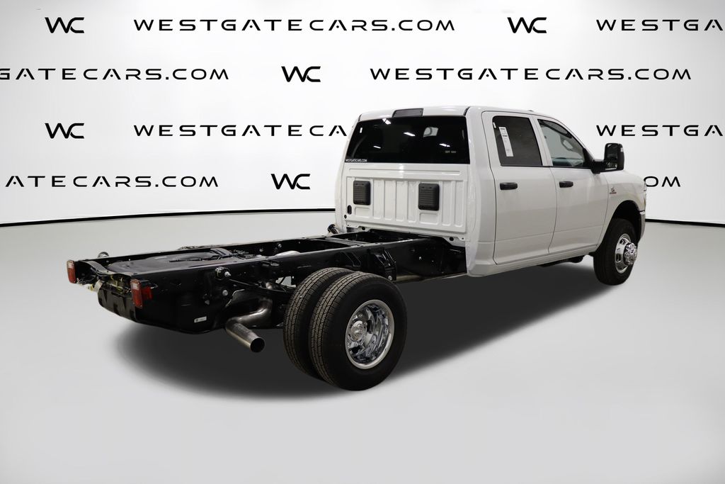 New 2026 Ram 3500 TRADESMAN CREW 4X4 60' CA Pickup