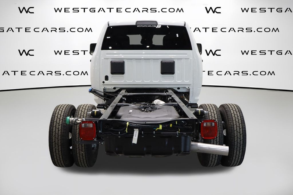 New 2026 Ram 3500 TRADESMAN CREW 4X4 60' CA Pickup
