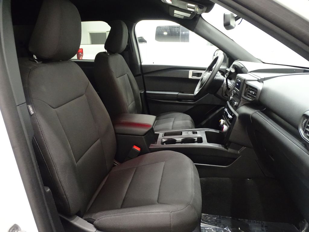 2023 Ford Explorer - Photo 13