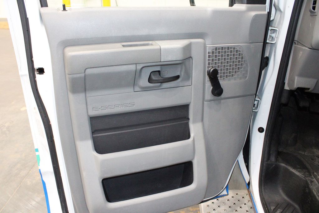 2015 Ford E-Series Cutaway Base - Photo 8