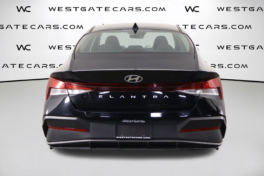 Used 2025 Hyundai Elantra SE Sedan