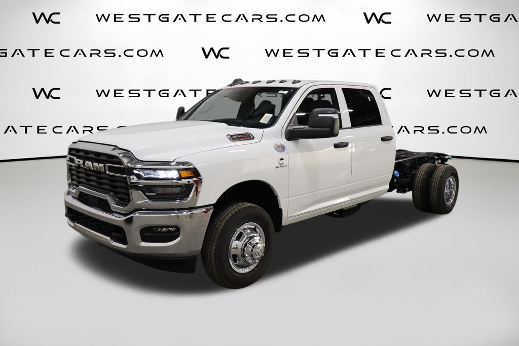 New 2026 Ram 3500 TRADESMAN CREW 4X4 60' CA Pickup