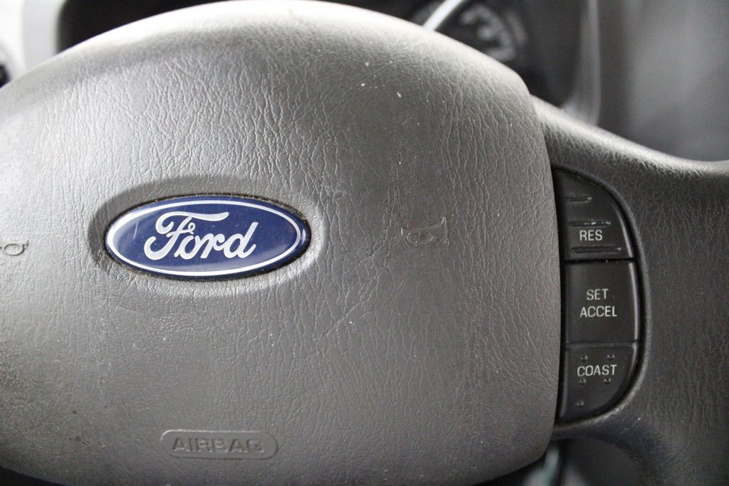 2015 Ford E-Series Cutaway Base - Photo 23