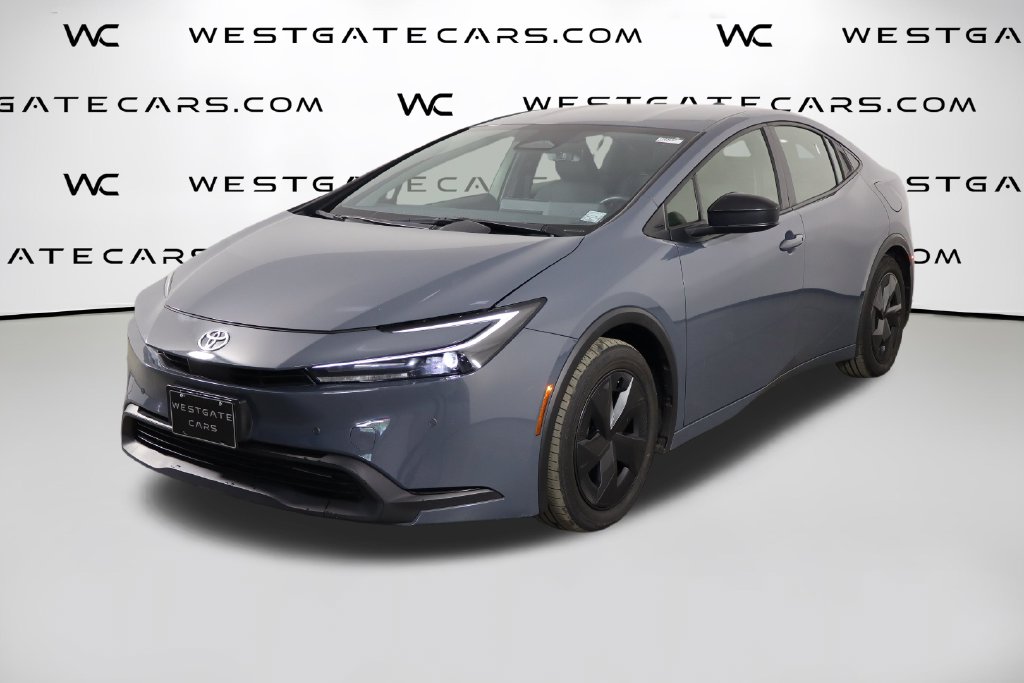 2025 Toyota Prius LE