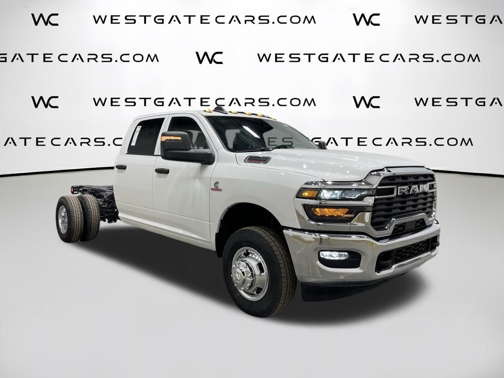 New 2026 Ram 3500 Chassis Cab TRADESMAN CREW 4X4 60' CA Pickup