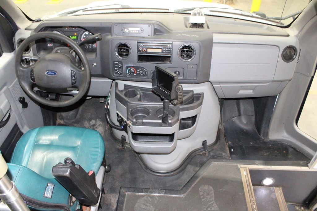 2015 Ford E-Series Cutaway Base - Photo 18