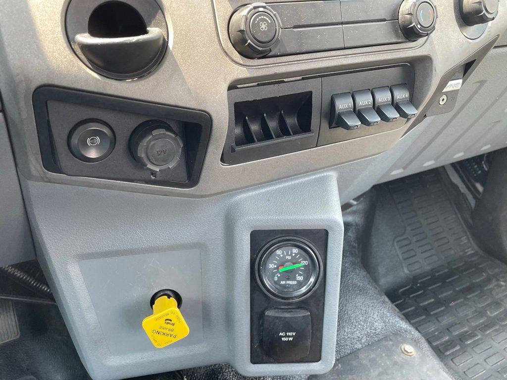 2019 Ford F-750 - Photo 19