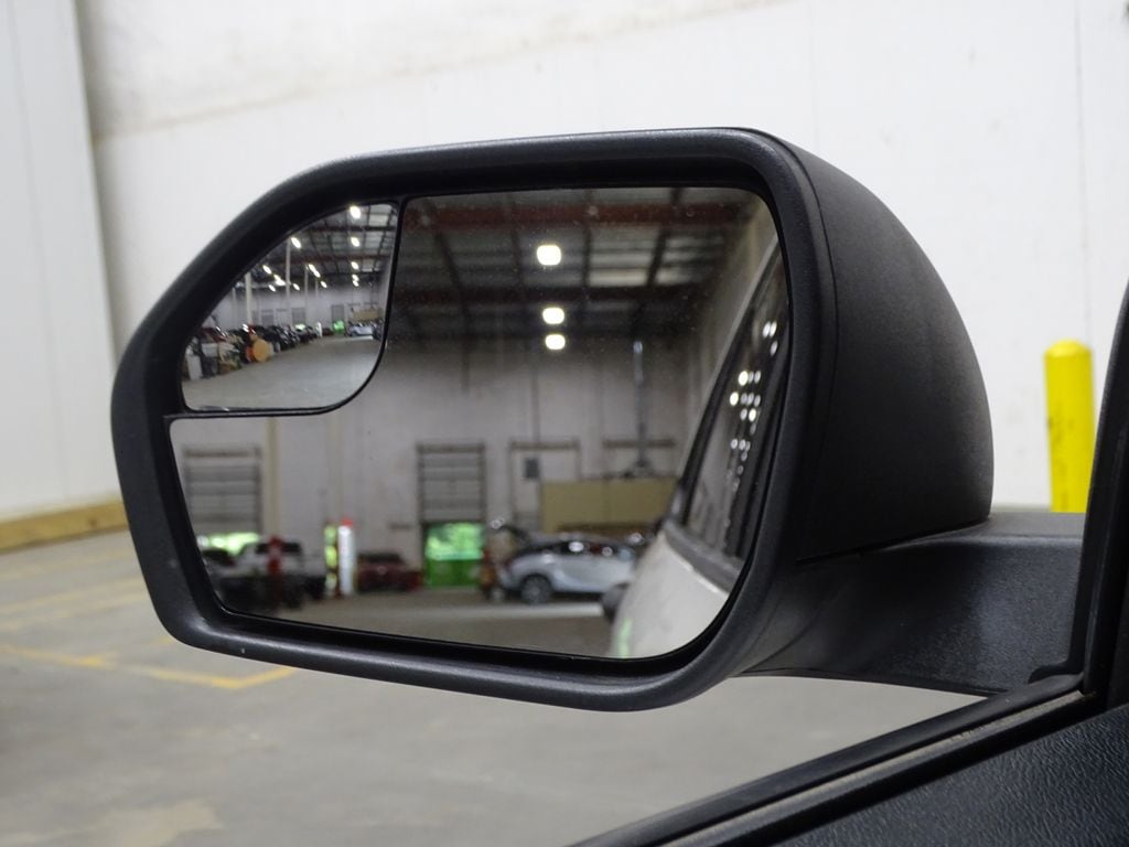 2023 Ford Explorer - Photo 33