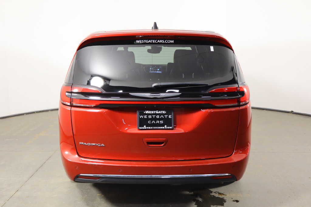 Used 2025 Chrysler Pacifica Select Van Passenger Van
