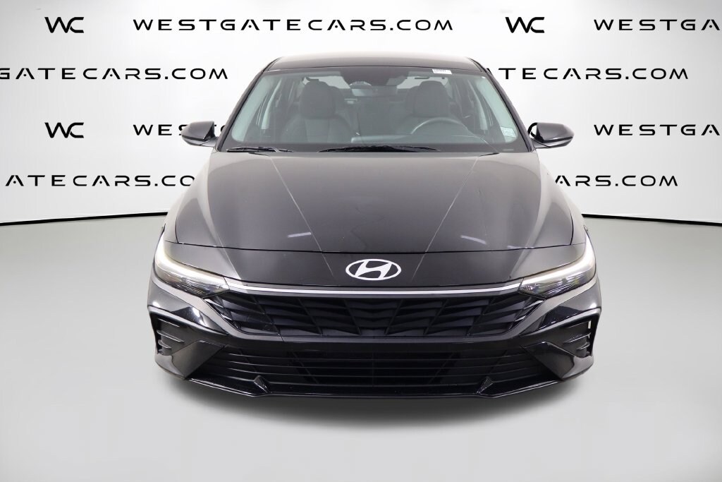 Used 2025 Hyundai Elantra SE Sedan