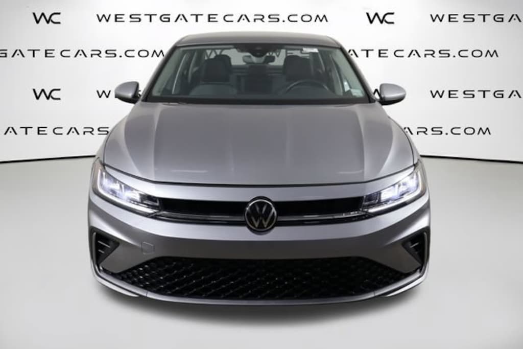 Used 2025 Volkswagen Jetta SE